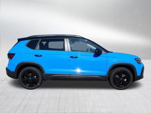 2025 Volkswagen Taos 1.5T SE Black