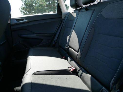 2025 Volkswagen Taos 1.5T SE Black