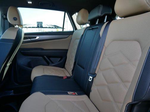 2026 Volkswagen Atlas Cross Sport 2.0T SE w/Technology 4MOTION