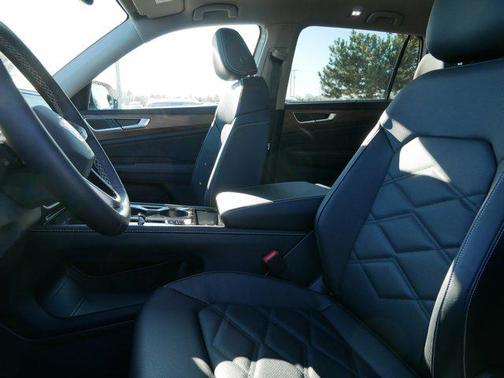 2026 Volkswagen Atlas 2.0T SE w/Technology 4MOTION