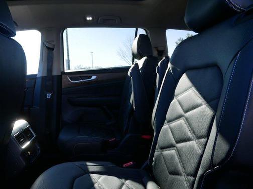 2026 Volkswagen Atlas 2.0T SE w/Technology 4MOTION