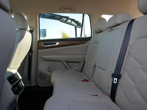 2026 Volkswagen Atlas 2.0T SE