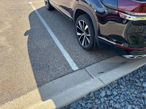 Deep Black Pearl 2025 Volkswagen Atlas 2.0T SEL Premium R-Line 4MOTION