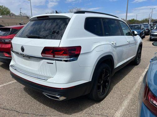 Pure White 2023 Volkswagen Atlas 2.0T SE w/Technology 4MOTION