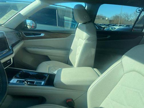 2024 Volkswagen Atlas 2.0T SE w/Technology 4MOTION