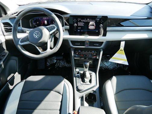 2025 Volkswagen Taos 1.5T SEL