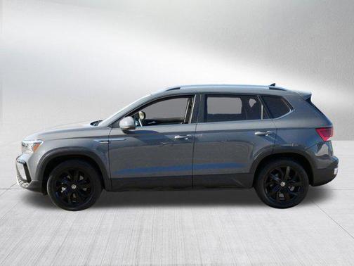 Pure Gray 2022 Volkswagen Taos 1.5T SE