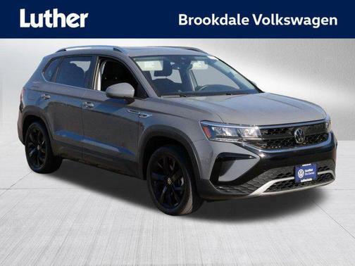 Pure Gray 2022 Volkswagen Taos 1.5T SE