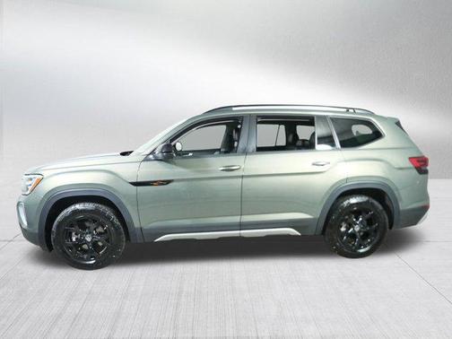 2024 Volkswagen Atlas 2.0T SE w/Technology 4MOTION