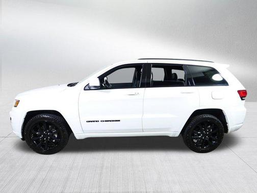 Bright White Clearcoat 2021 Jeep Grand Cherokee Laredo