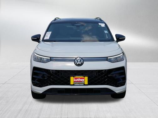 Sandstone w/Deep Black Roof 2026 Volkswagen Tiguan 2.0T SE R-Line Black 4MOTION
