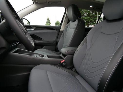 2025 Volkswagen Tiguan 2.0T SE 4MOTION