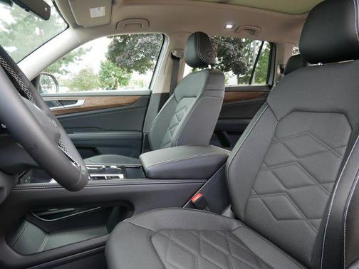 2026 Volkswagen Atlas 2.0T SE w/Technology 4MOTION