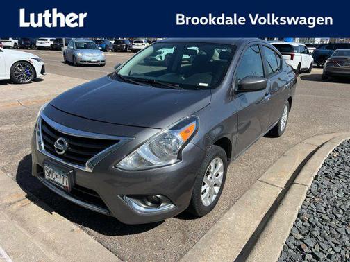 Gun Metallic 2018 Nissan Versa 1.6 SV