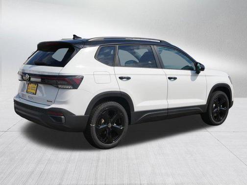 2025 Volkswagen Taos 1.5T SE Black