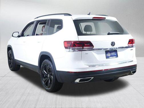 Pure White 2023 Volkswagen Atlas 2.0T SE w/Technology 4MOTION