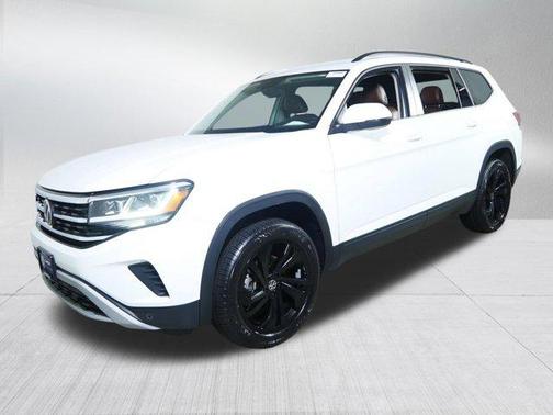 Pure White 2023 Volkswagen Atlas 2.0T SE w/Technology 4MOTION