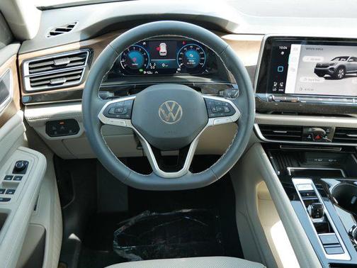2025 Volkswagen Atlas 2.0T SE w/Technology 4MOTION