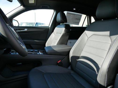 2026 Volkswagen Atlas Cross Sport 2.0T SEL