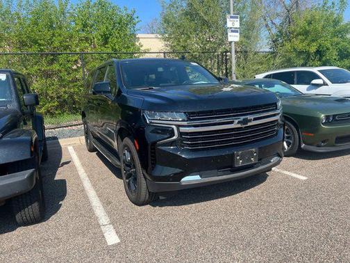 2022 Chevrolet Suburban LT