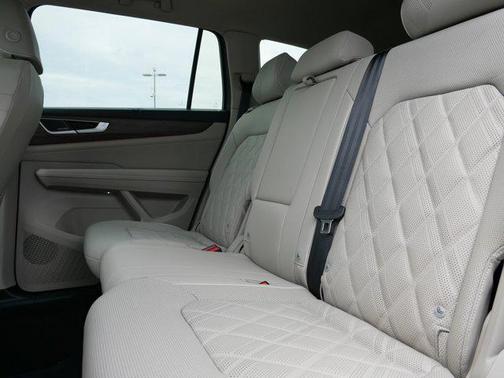 2025 Volkswagen Atlas 2.0T SEL Premium R-Line 4MOTION