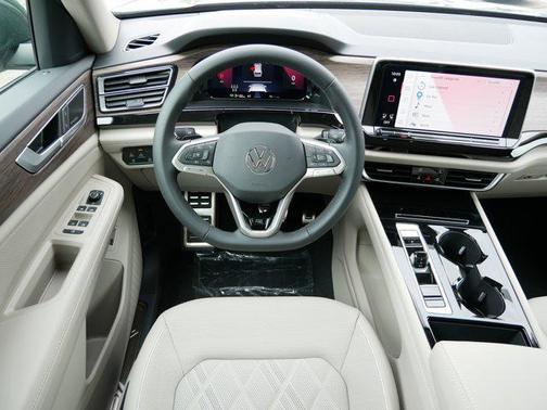 2025 Volkswagen Atlas 2.0T SEL Premium R-Line 4MOTION