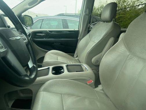 2013 Chrysler Town & Country Limited