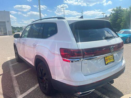 2025 Volkswagen Atlas 2.0T SE w/Technology 4MOTION