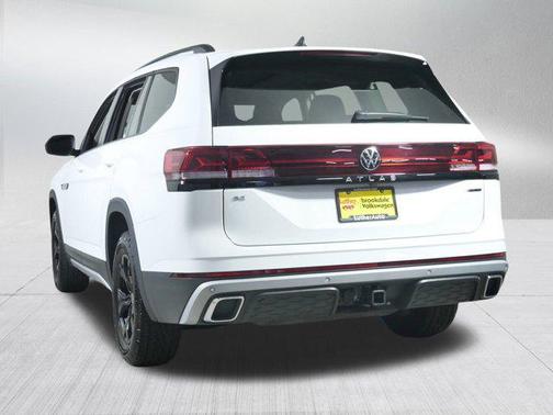 2024 Volkswagen Atlas 2.0T SE w/Technology 4MOTION