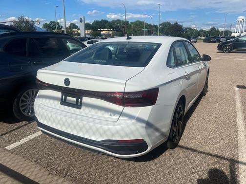 Opal White Pearl 2026 Volkswagen Jetta 1.4T SE