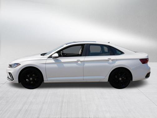 Opal White Pearl 2026 Volkswagen Jetta 1.4T SE