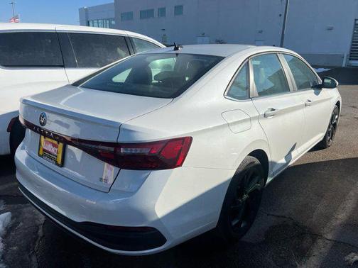 2025 Volkswagen Jetta 1.5T SE