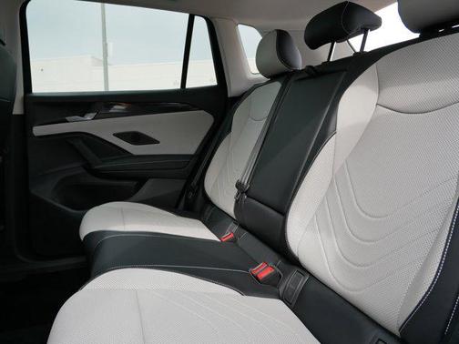 2025 Volkswagen Tiguan 2.0T SE 4MOTION