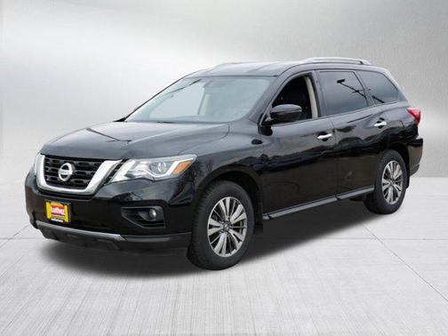 Magnetic Black 2018 Nissan Pathfinder SL