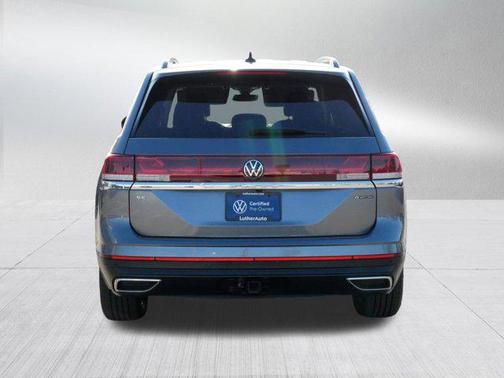 Platinum Gray Metallic 2024 Volkswagen Atlas 2.0T SE w/Technology 4MOTION