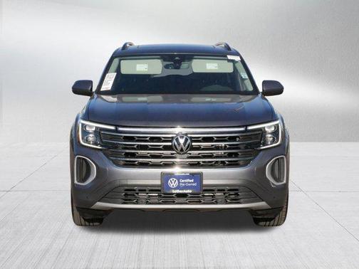 Platinum Gray Metallic 2024 Volkswagen Atlas 2.0T SE w/Technology 4MOTION