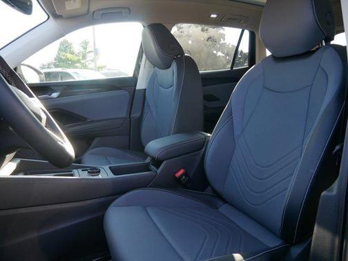 2025 Volkswagen Tiguan 2.0T SE 4MOTION