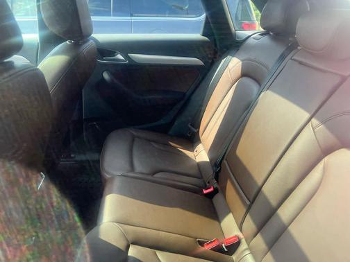 White 2018 Audi Q3 2.0T Premium