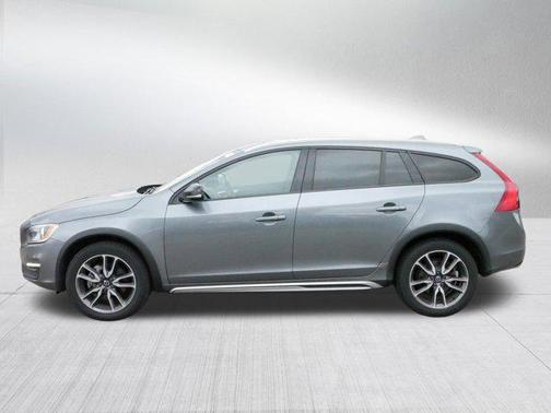 2018 Volvo V60 Cross Country T5