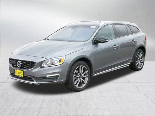 2018 Volvo V60 Cross Country T5