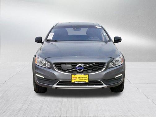 2018 Volvo V60 Cross Country T5