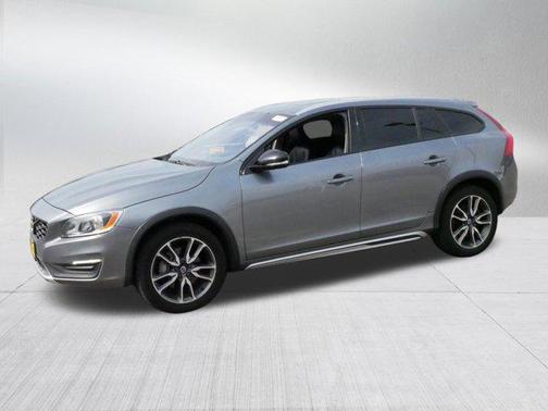 2018 Volvo V60 Cross Country T5