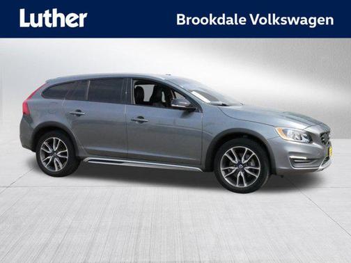 2018 Volvo V60 Cross Country T5