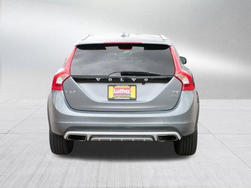 2018 Volvo V60 Cross Country T5