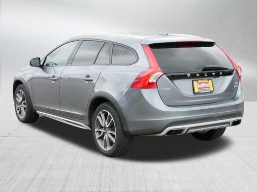 2018 Volvo V60 Cross Country T5