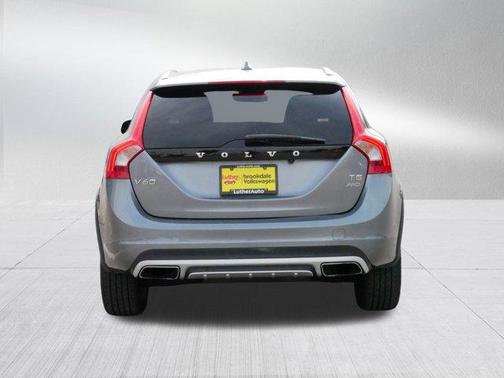 2018 Volvo V60 Cross Country T5