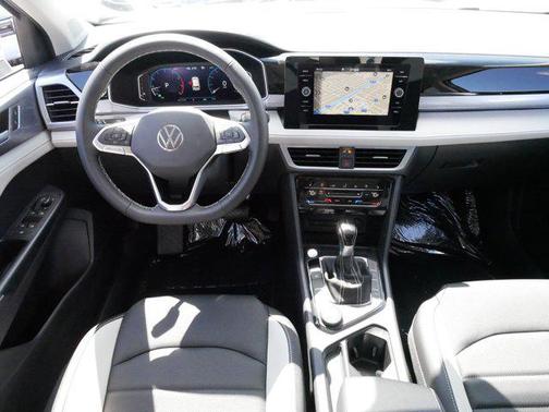 2025 Volkswagen Taos 1.5T SEL