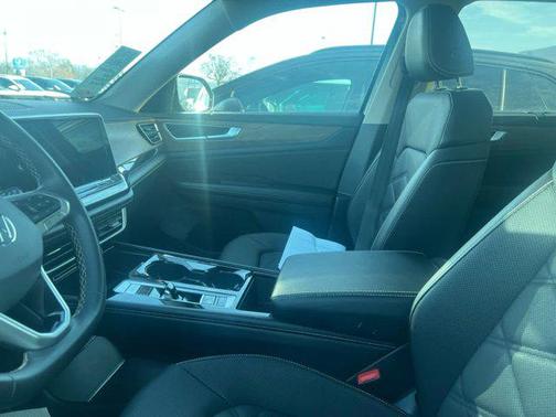 2024 Volkswagen Atlas 2.0T SE w/Technology 4MOTION