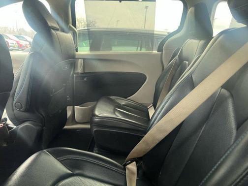 2021 Chrysler Pacifica Hybrid Touring L
