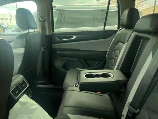 2024 Volkswagen Atlas 2.0T SEL